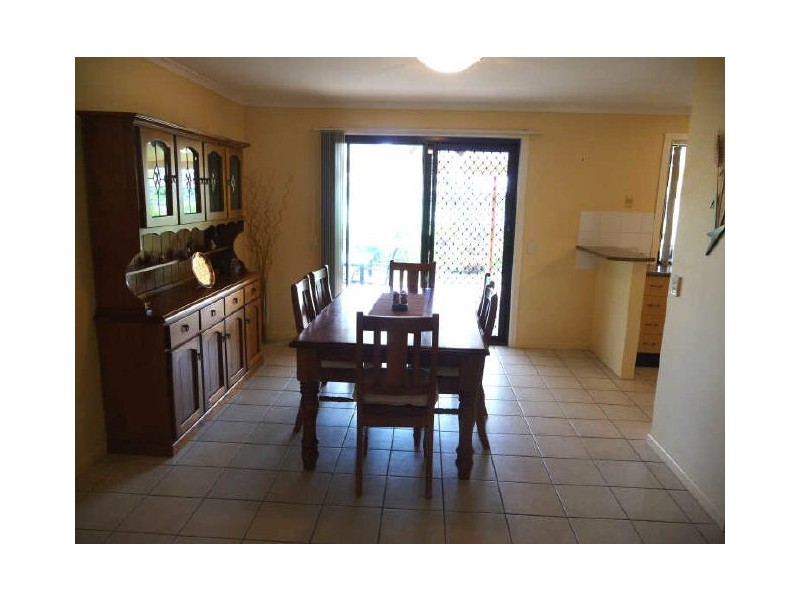 2/39 Kangaroo Ave, Coombabah QLD 4216