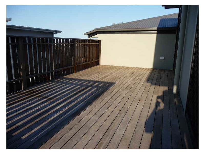 27 Elkins Street, Pacific Pines QLD 4211