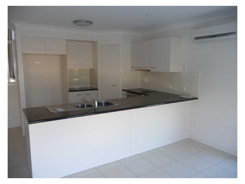 27 Elkins Street, Pacific Pines QLD 4211