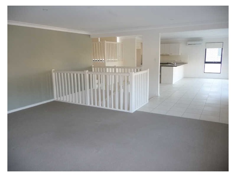 27 Elkins Street, Pacific Pines QLD 4211