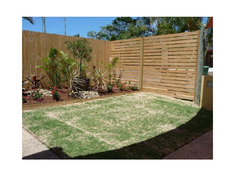 2/7 Brookside Road, Labrador QLD 4215