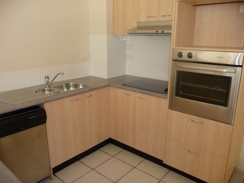 9/132 High Street, Southport QLD 4215