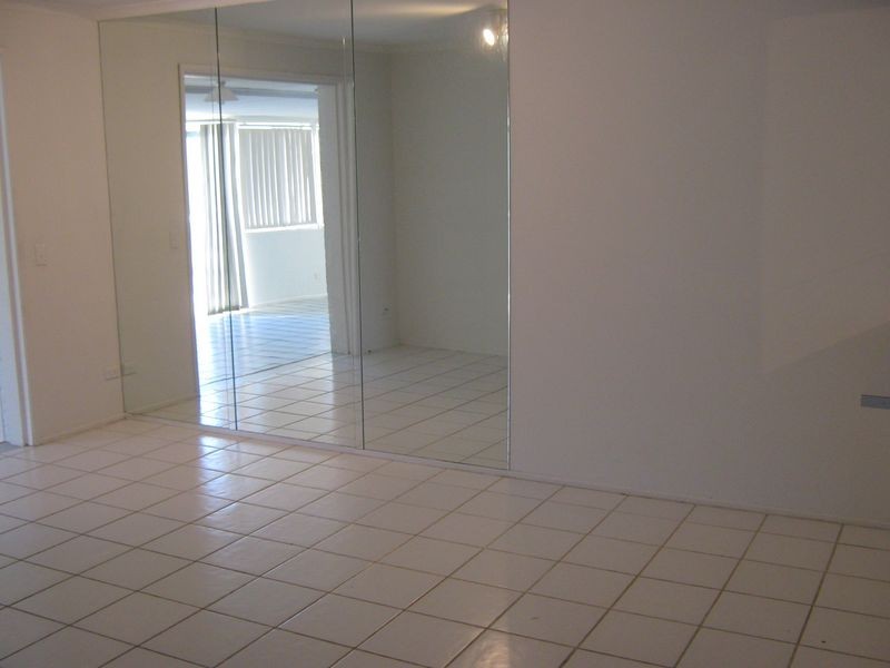 2/62 Kangaroo Avenue, Coombabah QLD 4216