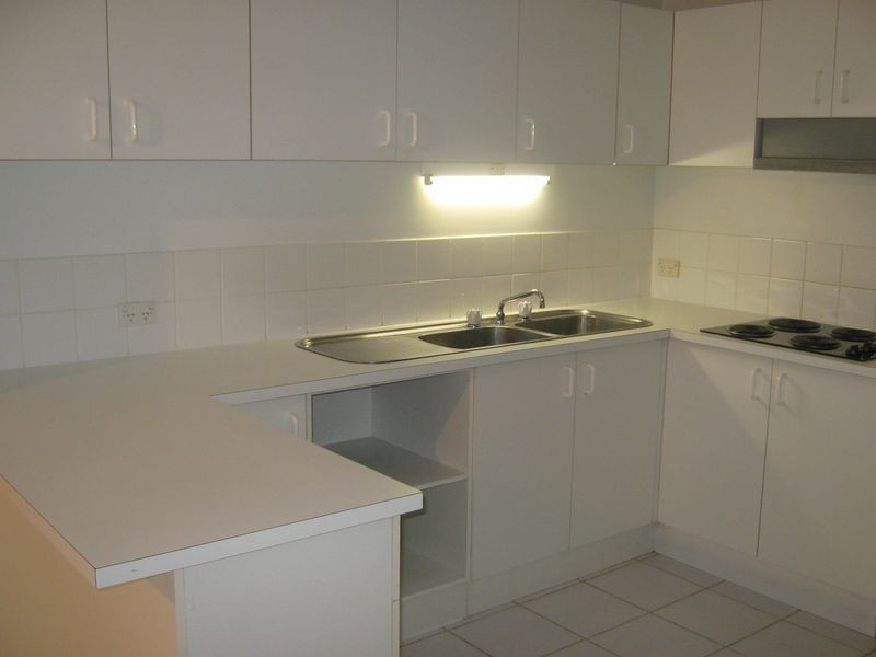 2/62 Kangaroo Avenue, Coombabah QLD 4216