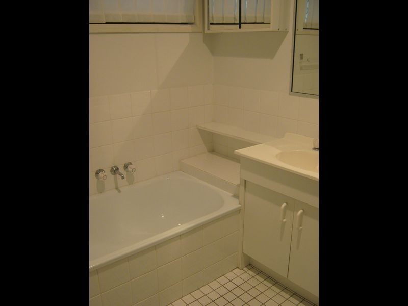 2/62 Kangaroo Avenue, Coombabah QLD 4216