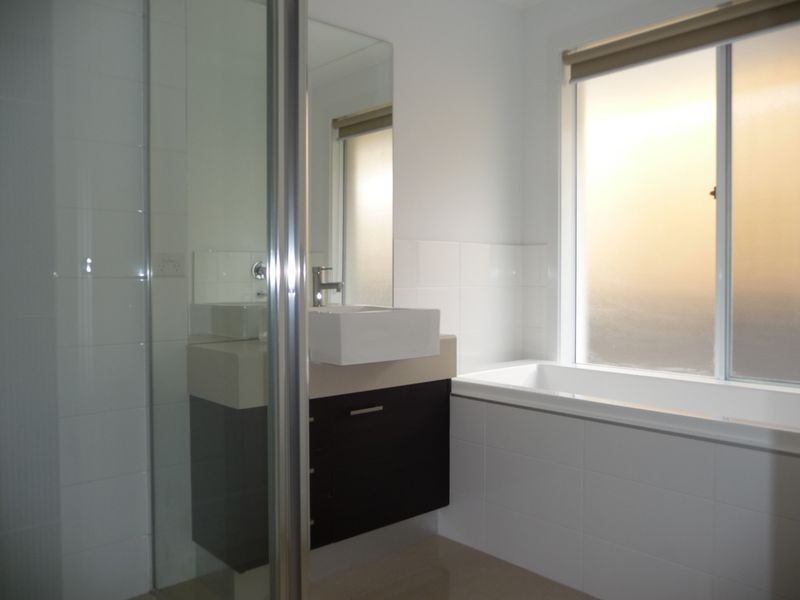 4 Mcdowall Court, Coomera QLD 4209