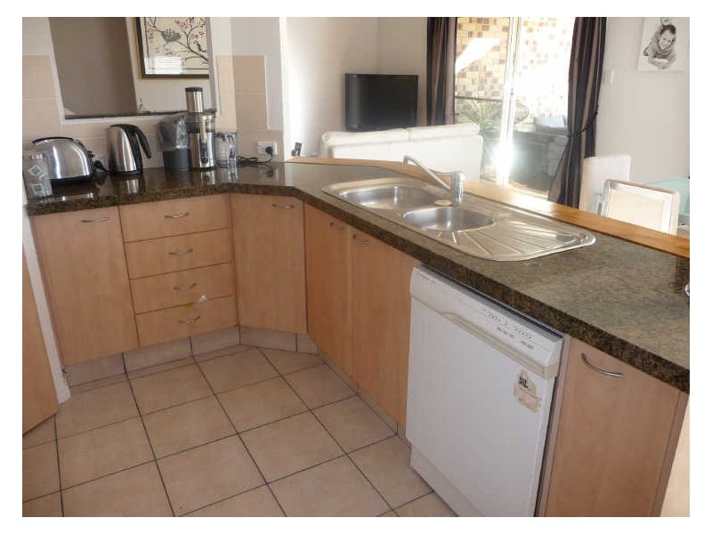 13 Papara Street, Pacific Pines QLD 4211