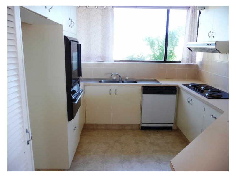 34/9 Bayview Street, Runaway Bay QLD 4216