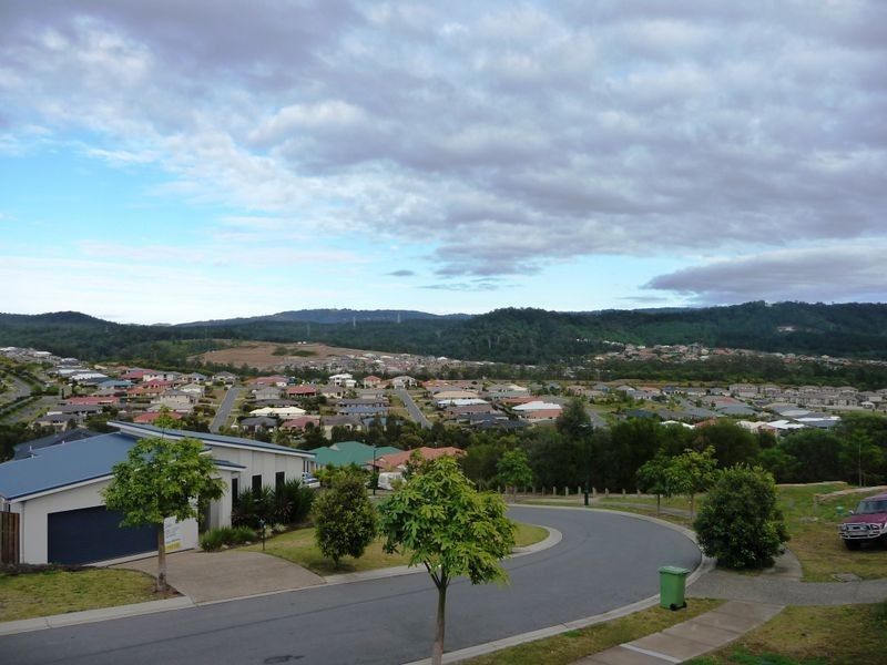 18 Angourie Crescent, Pacific Pines QLD 4211