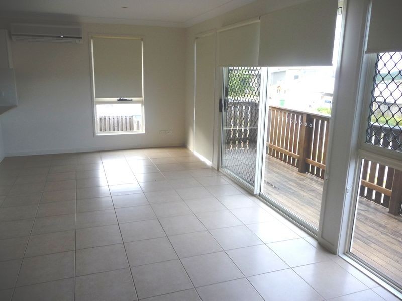 18 Angourie Crescent, Pacific Pines QLD 4211