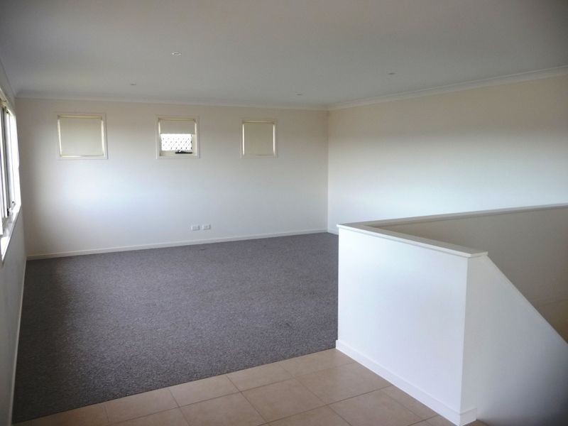 18 Angourie Crescent, Pacific Pines QLD 4211