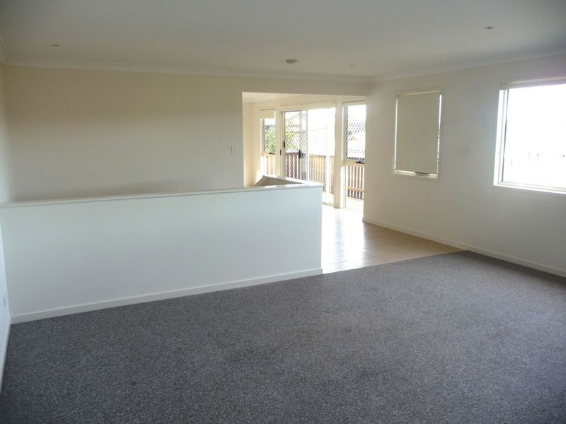 18 Angourie Crescent, Pacific Pines QLD 4211