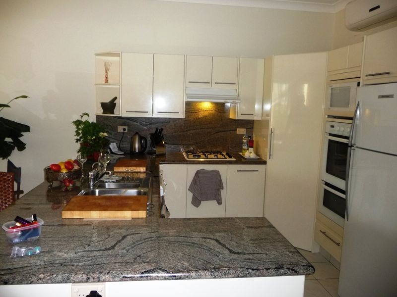 3/3 Lee Road, Runaway Bay QLD 4216