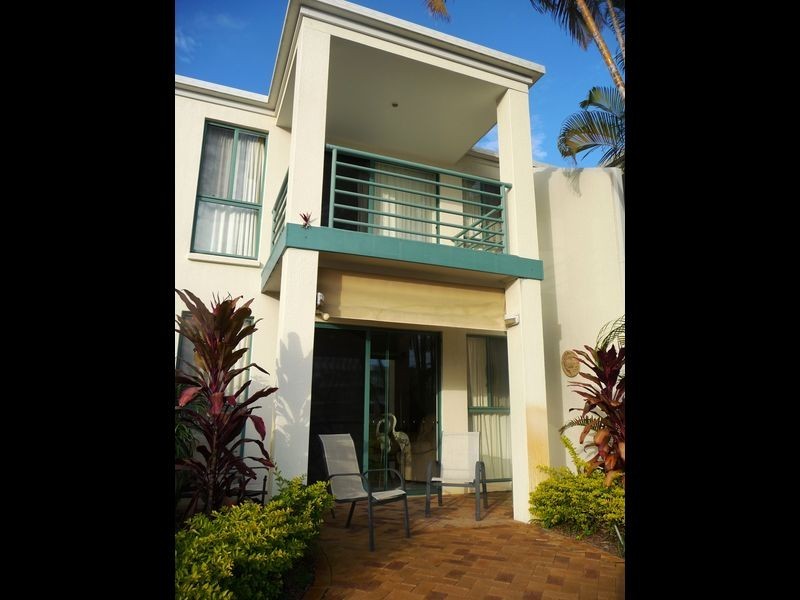 3/3 Lee Road, Runaway Bay QLD 4216