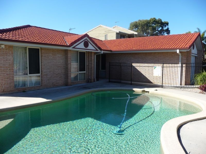27 Boreen Court, Helensvale QLD 4212