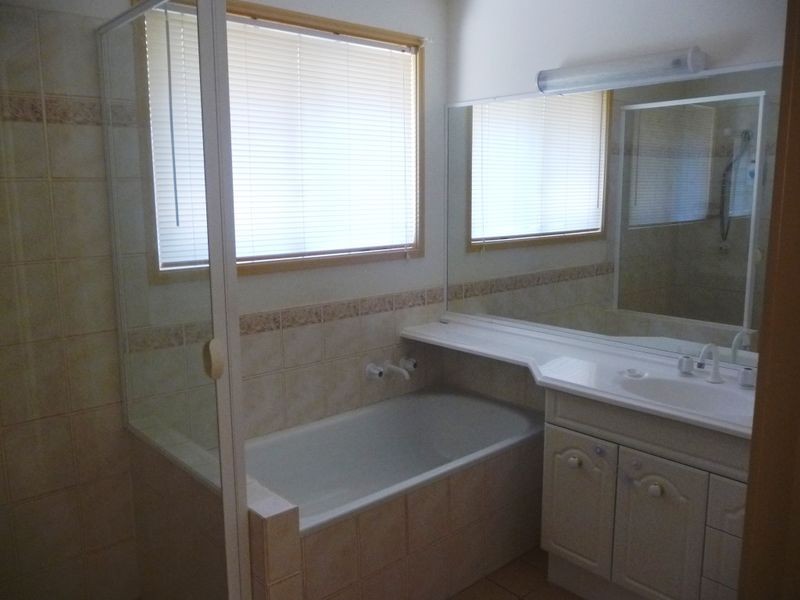 27 Boreen Court, Helensvale QLD 4212