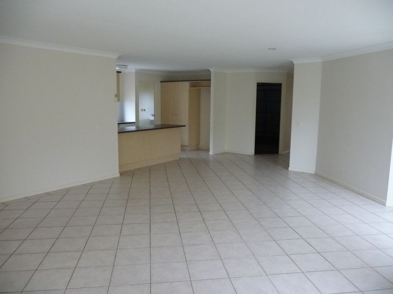 69 Marble Arch Place, Arundel QLD 4214