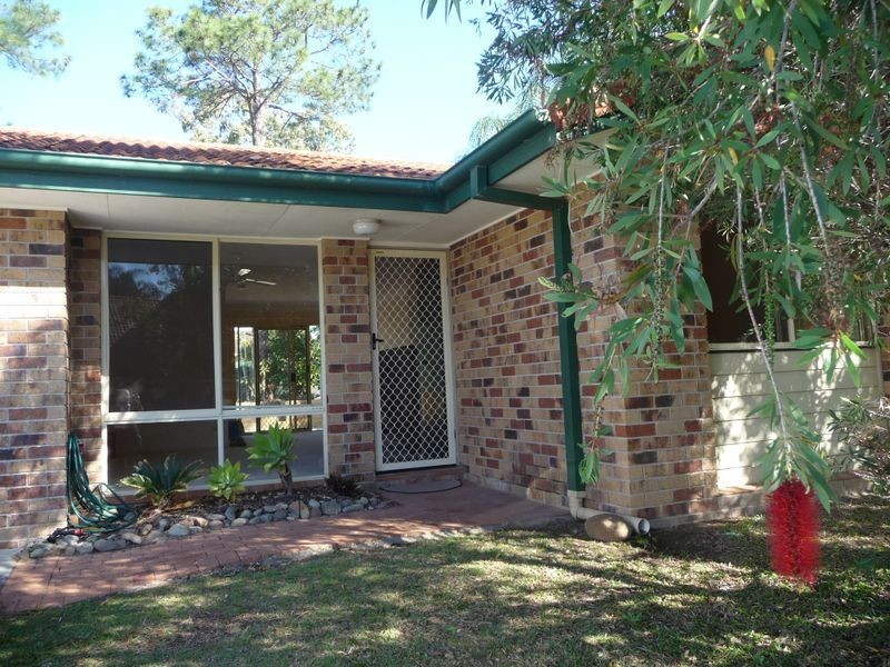 2/482 Pine Ridge Rd, Coombabah QLD 4216