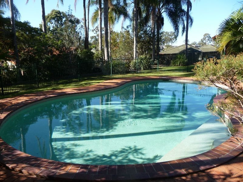 2/482 Pine Ridge Rd, Coombabah QLD 4216
