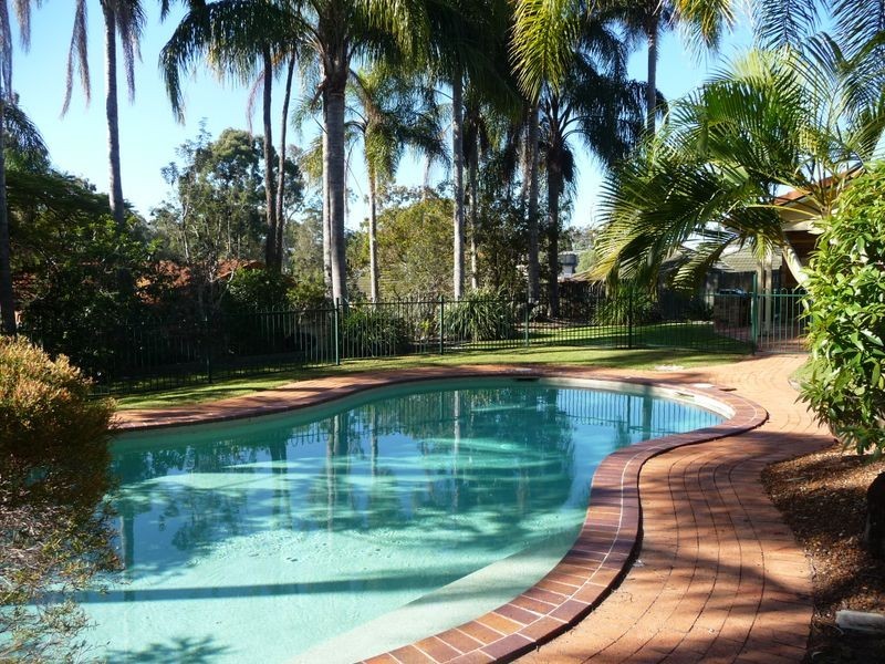 2/482 Pine Ridge Rd, Coombabah QLD 4216