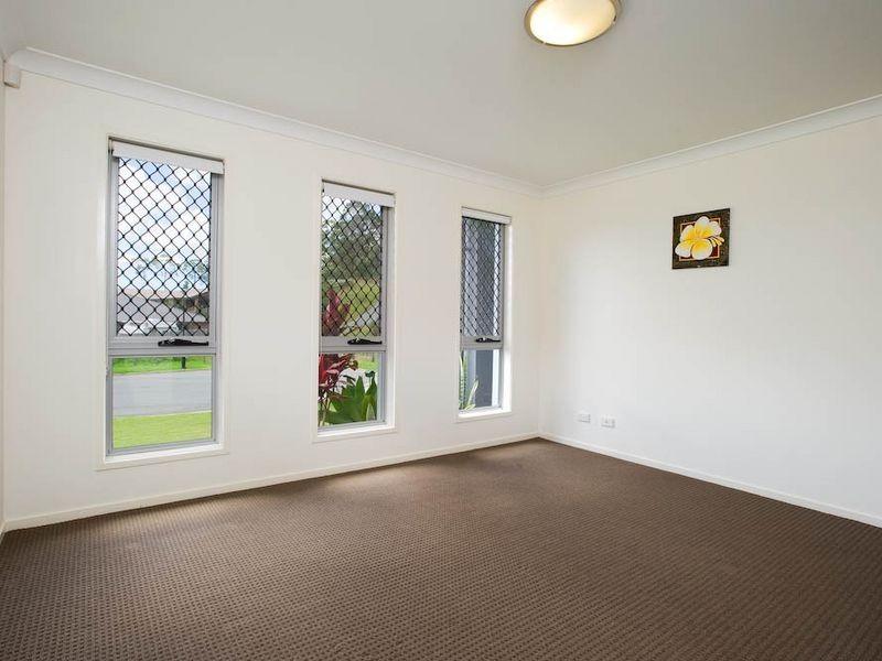 31 Elkins Street, Pacific Pines QLD 4211