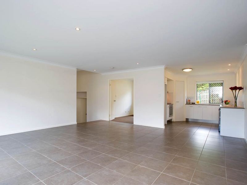 31 Elkins Street, Pacific Pines QLD 4211