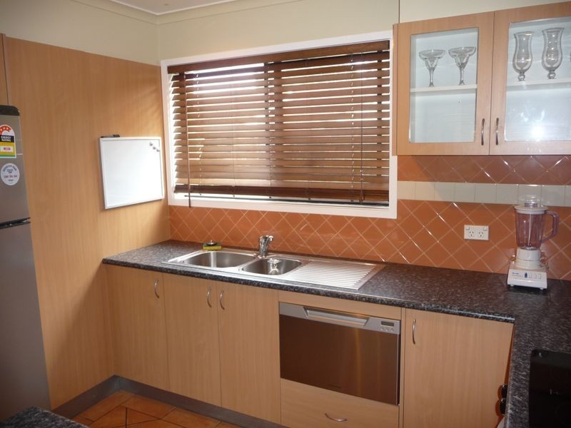 6/183 Muir Street, Labrador QLD 4215