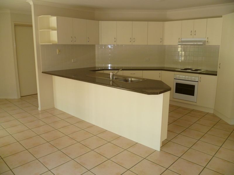 1 Bristol Place, Arundel QLD 4214