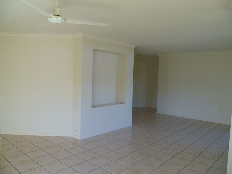 1 Bristol Place, Arundel QLD 4214