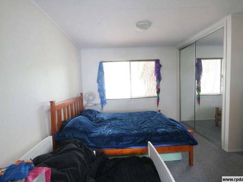 33 Clam Street, Runaway Bay QLD 4216