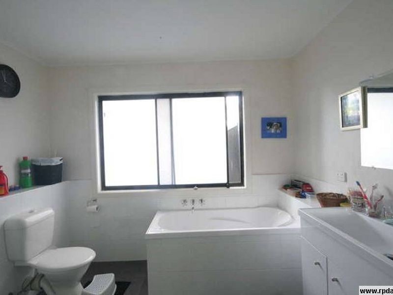 33 Clam Street, Runaway Bay QLD 4216