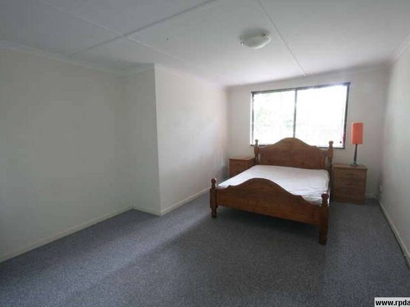 33 Clam Street, Runaway Bay QLD 4216