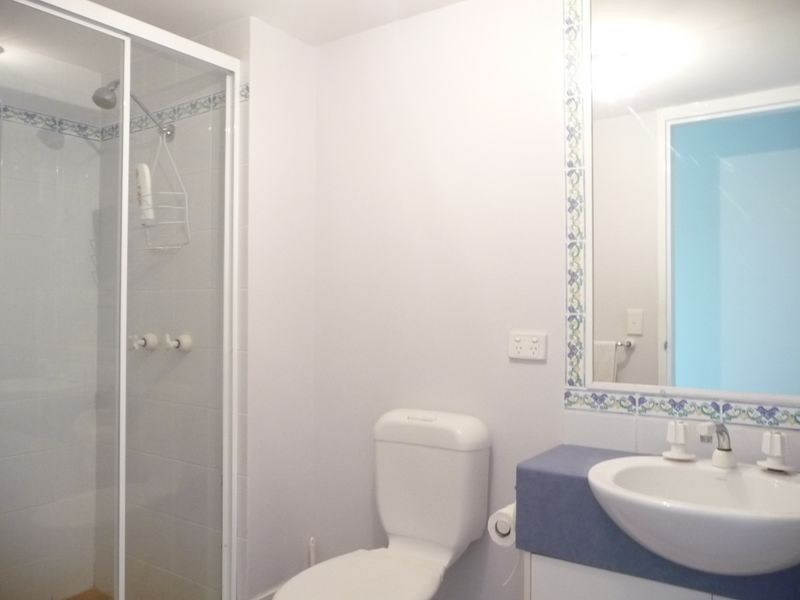 5/2 Madang Cr, Runaway Bay QLD 4216