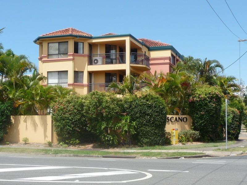 5/2 Madang Cr, Runaway Bay QLD 4216