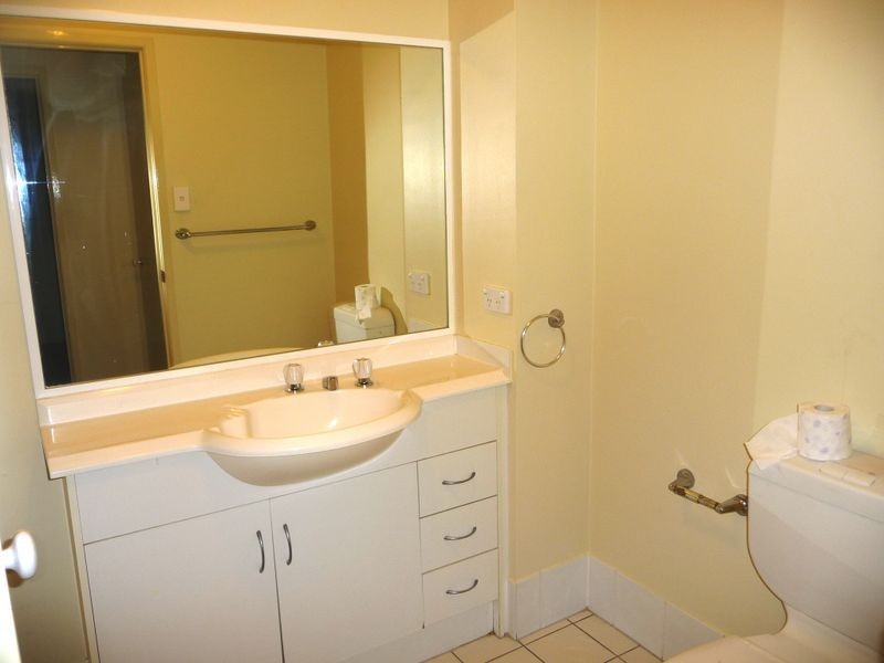 8/183 Goverment Road, Labrador QLD 4215