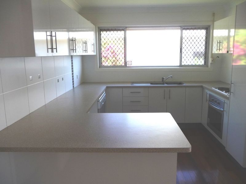 2/16 Thelma Ave, Biggera Waters QLD 4216