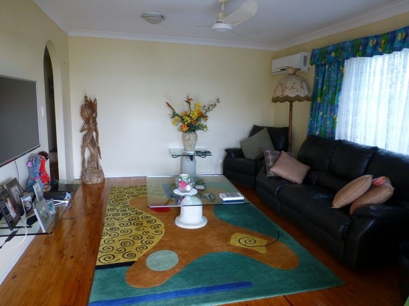 32 Sunbird Ave, Paradise Point QLD 4216