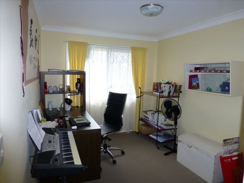 32 Sunbird Ave, Paradise Point QLD 4216