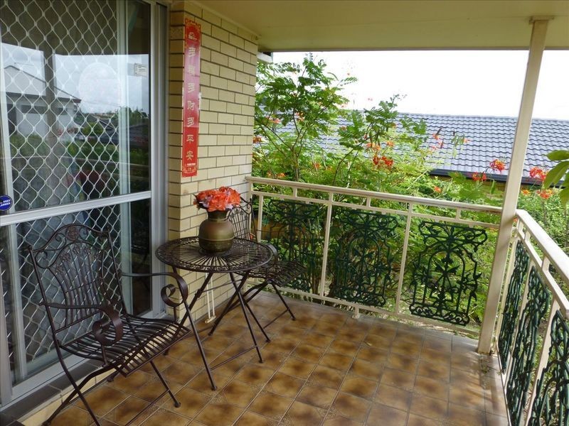 32 Sunbird Ave, Paradise Point QLD 4216