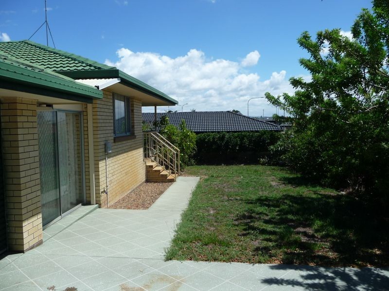 32 Sunbird Ave, Paradise Point QLD 4216