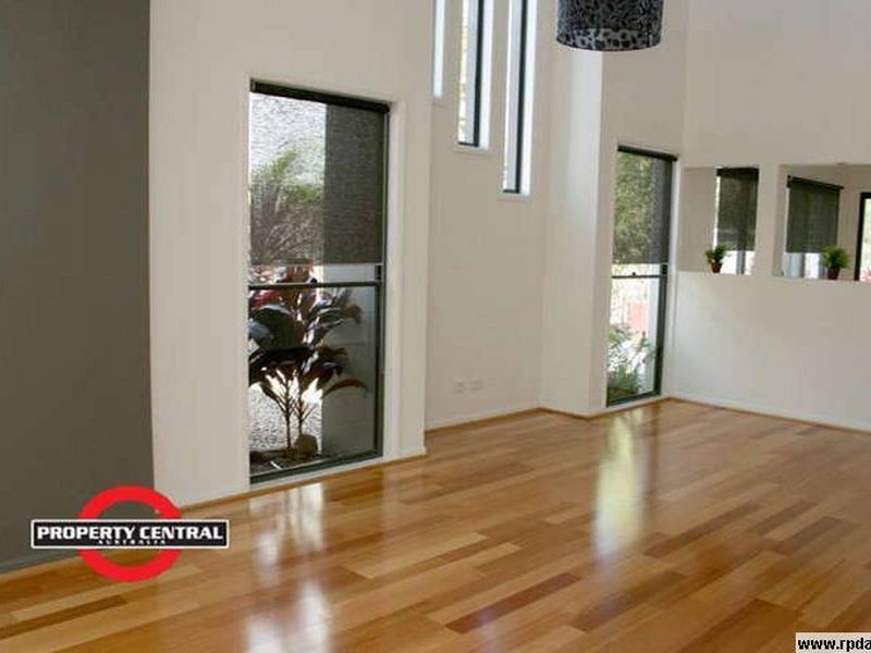 3 Fleetwood Ct, Helensvale QLD 4212