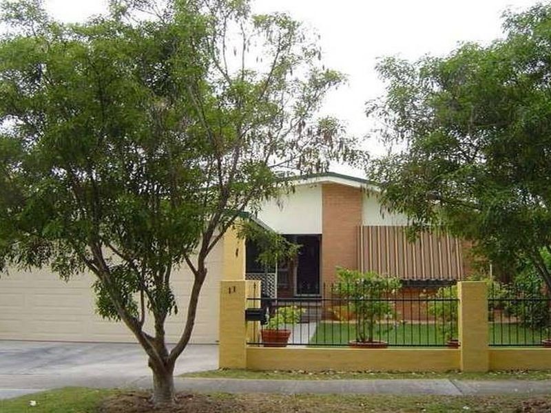 11 Fiona Street, Biggera Waters QLD 4216