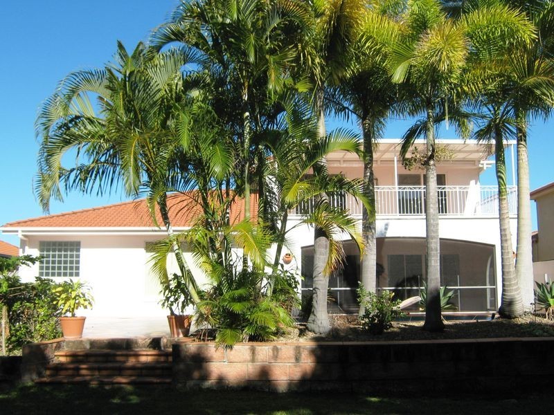 11 Champagne Blvd, Helensvale QLD 4212