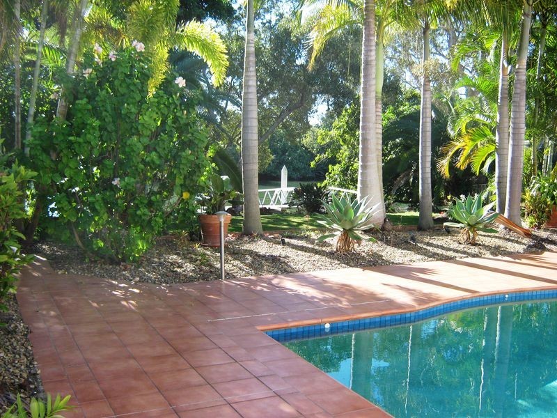 11 Champagne Blvd, Helensvale QLD 4212