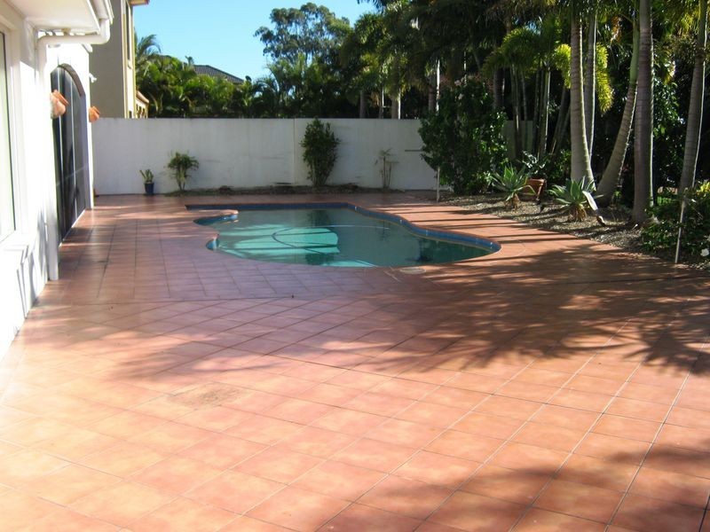 11 Champagne Blvd, Helensvale QLD 4212