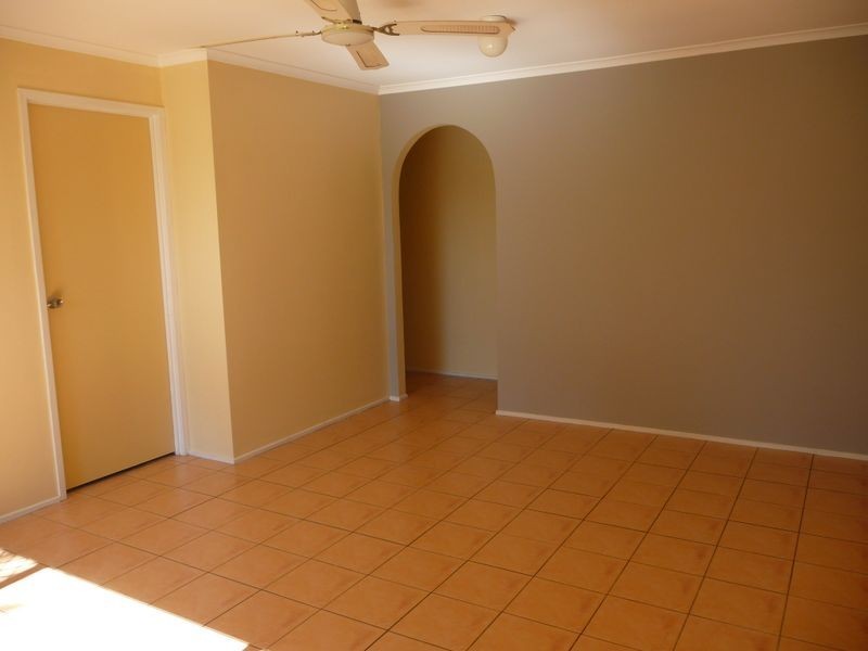 2/3 Waterbird Court, Coombabah QLD 4216