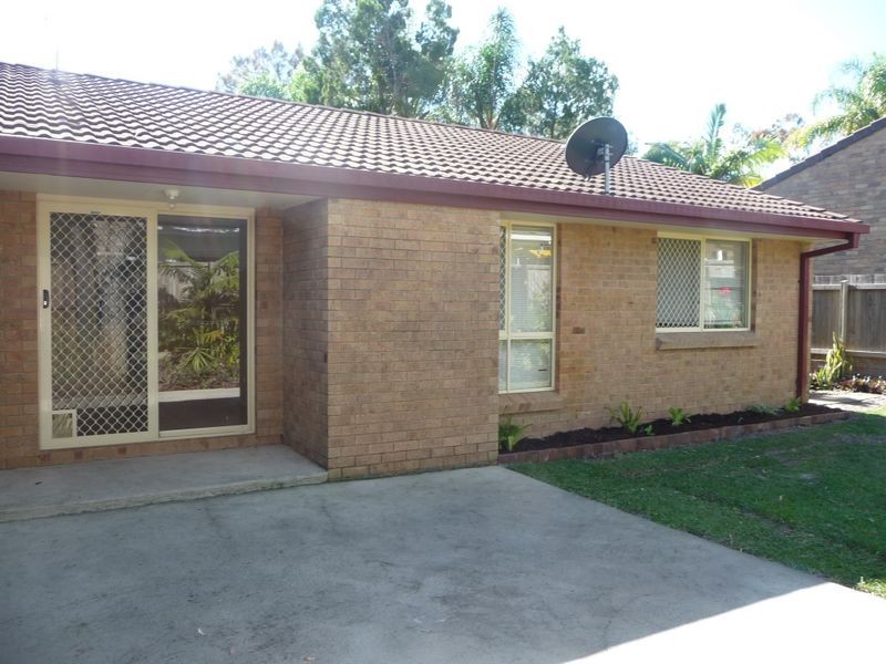 2/3 Waterbird Court, Coombabah QLD 4216