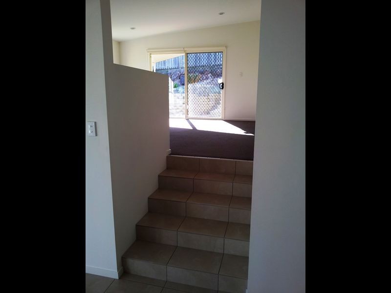 8 Sandow Street, Pacific Pines QLD 4211