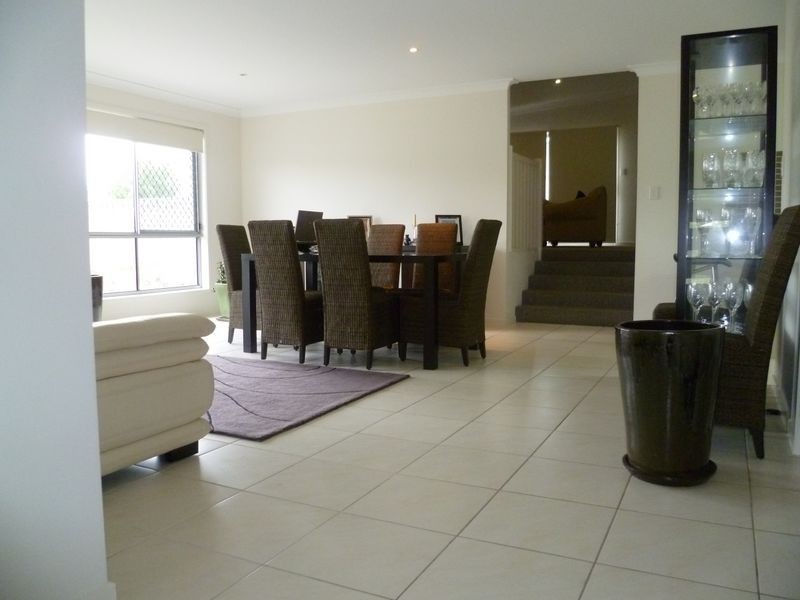 59 Harmsworth Road, Pacific Pines QLD 4211