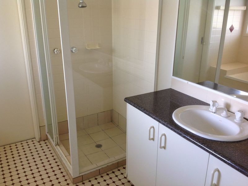 9/482 Pine Ridge Road, Coombabah QLD 4216